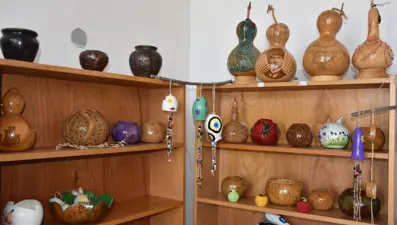 Atıl malzemelerden dönüştürüyor: Ev ekonomisine destek oluyor