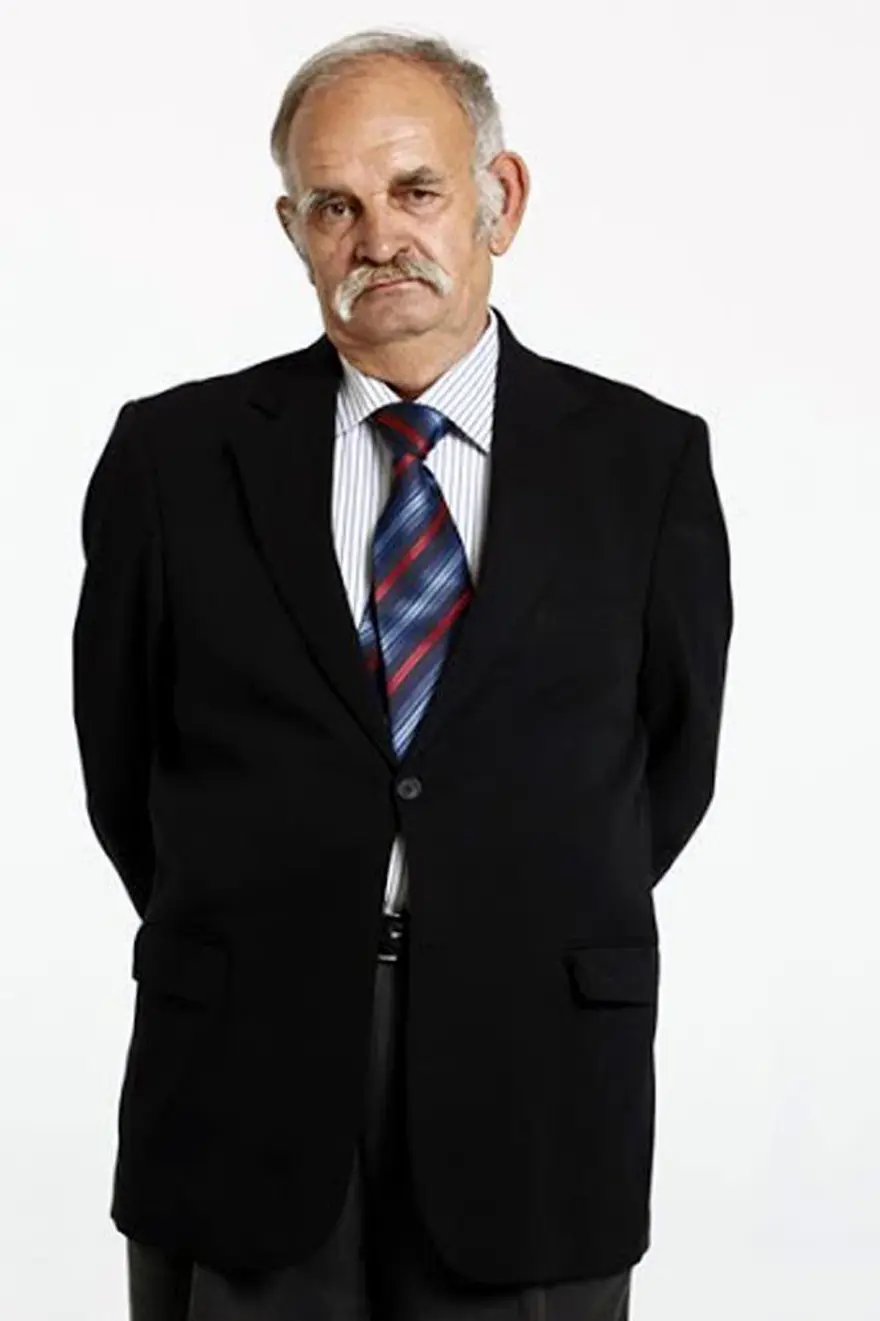 Oyuncu Ali Demirel son yolculuğuna uğurlandı 2 Oyuncu Ali Demirel son yolculuğuna uğurlandı 2