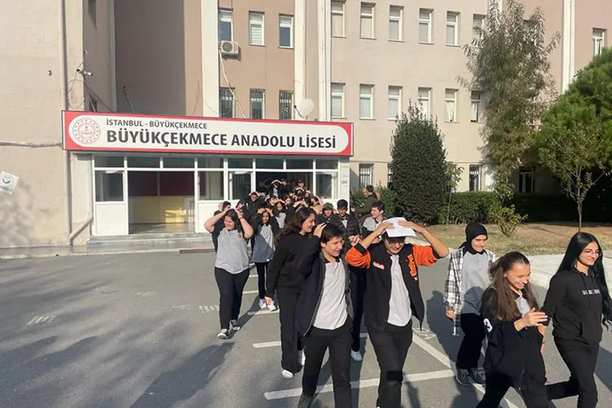 Seviye 4 alarmı verilecek, sirenler çalacak! İstanbul dahil yedi şehirde deprem tatbikatı yapılacak 1 Seviye 4 alarmı verilecek, sirenler çalacak! İstanbul dahil yedi şehirde deprem tatbikatı yapılacak 1