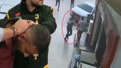 Benzinlikte kan donduran görüntüler: Eski eşini öldürmeye kalktı