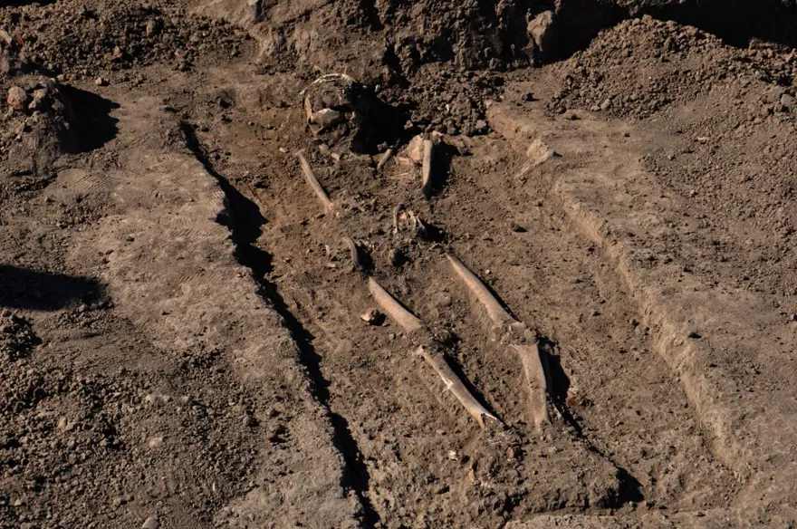 Hamaç Höyük kazısında nekropol bulundu 1 Hamaç Höyük kazısında nekropol bulundu 1