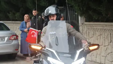 Babasıyla kurduğu hayal için yola çıktı... Motosikletiyle Konya'dan umreye gidiyor