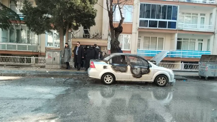 Mahalleyi havaya uçurmakla tehdit etmişti: Ateşe verdiği evinde öldü 3