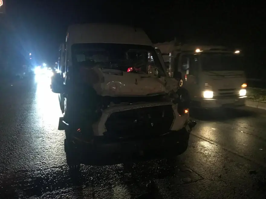 Antalya’datur minibüsü kaza yaptı: 6 İngiliz yaralandı 