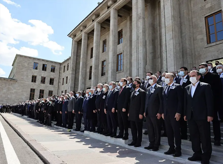 2002'DE TBMM'YE VEDA ETTİ 6