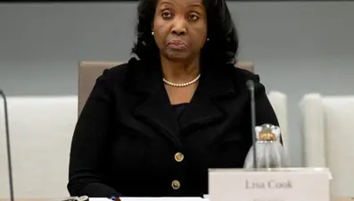 Trump'ın kovulmasını istediği Cook görevine devam edecek