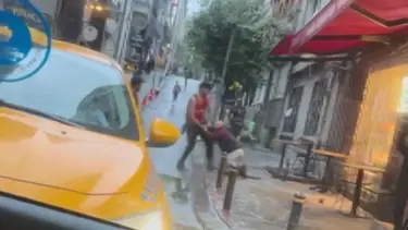 Amerikalı turist otel çalışanını sokak ortasında dövdü