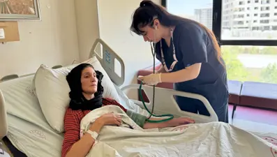 Bu belirtilerle hastaneye gitti: Akciğer çürümesi teşhisi kondu