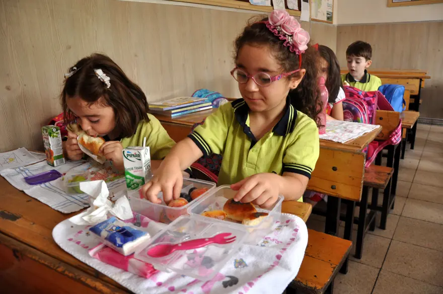 Okullar açıldı (18 milyon öğrenci ders başı yaptı) 36