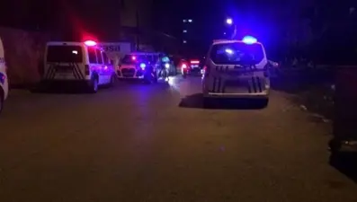 Tarlada ağaca asılı halde ölü bulundu