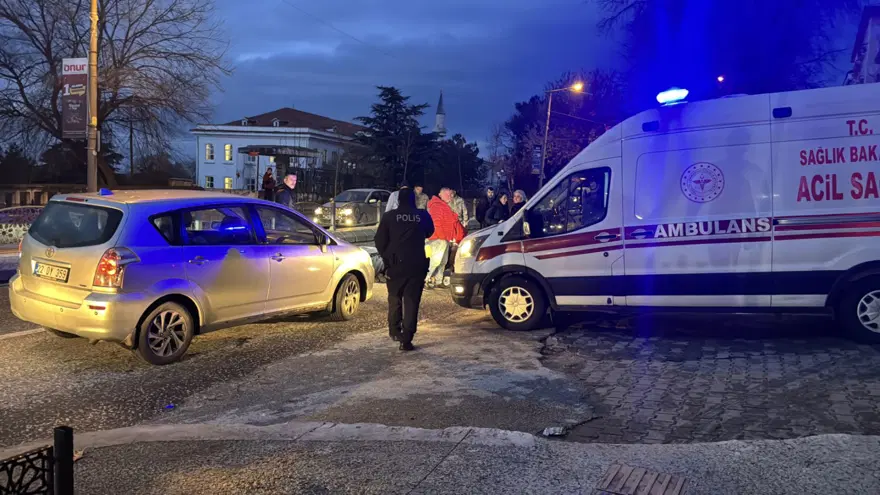 Okul yolunda kaza: Lise öğrencisi yaralandı 2 Okul yolunda kaza: Lise öğrencisi yaralandı 2