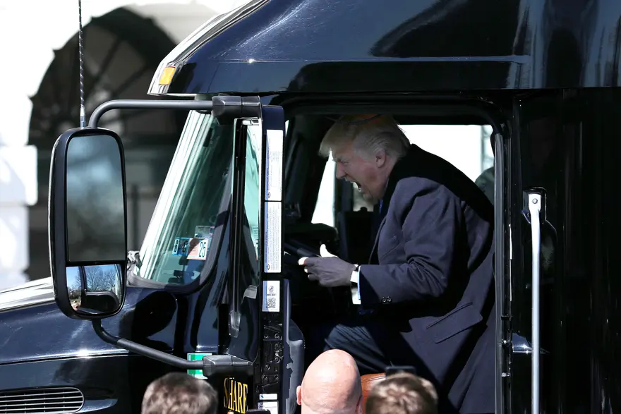 Trump TIR şoförü oldu 12