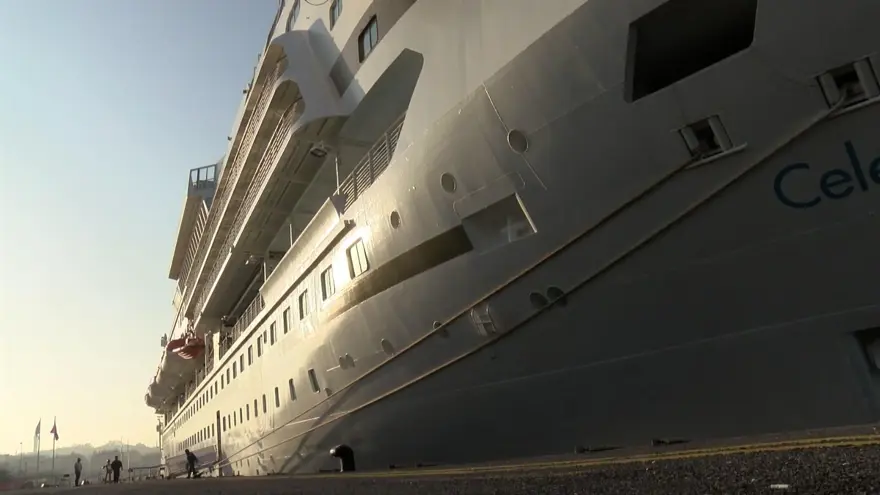 9 katlı dev kruvaziyer gemisi İstanbul'da 9