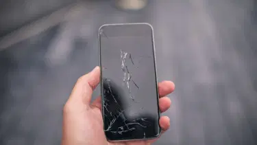 Kırık cep telefonuyla dolandırıcılık