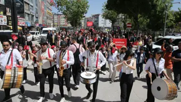 Van'da "22. Akdamar Tiyatro Şenliği" başladı