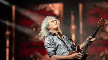 Queen grubunun efsanevi gitaristi Brian May felç geçirdi