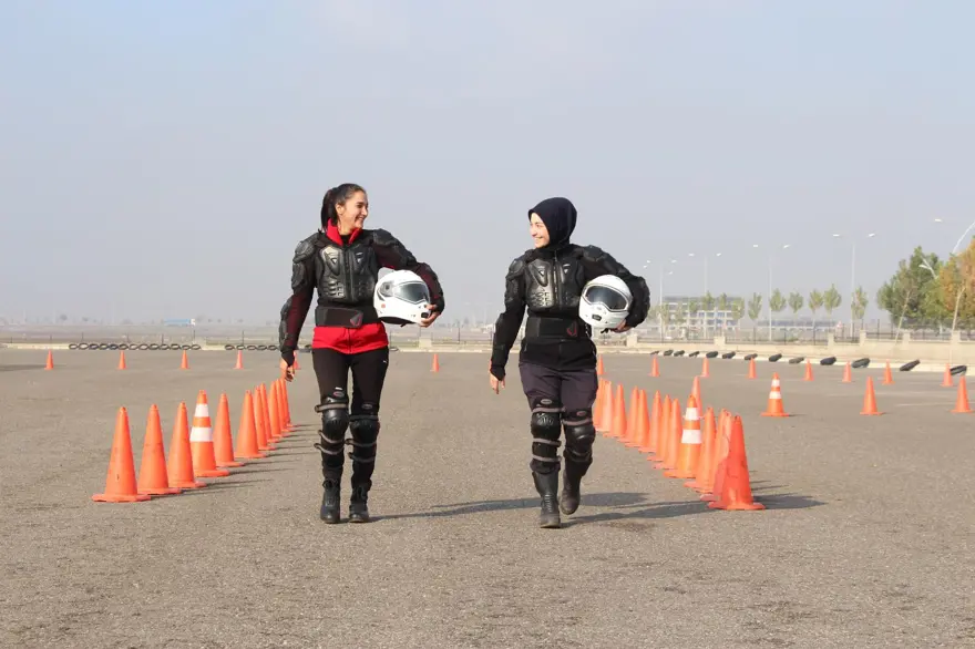 Yunusların zorlu eğitimi 11