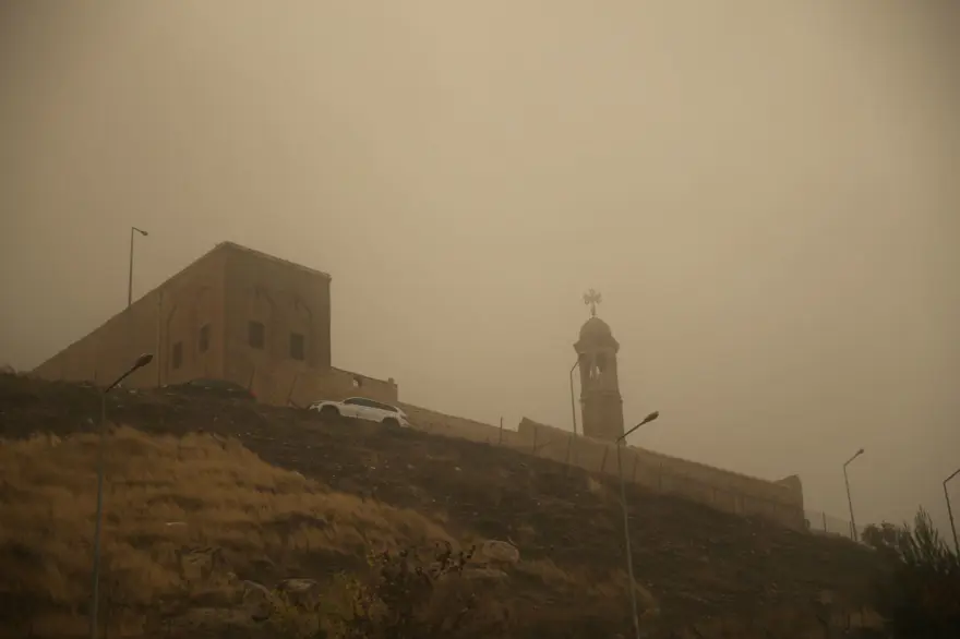 Mardin’de gündüz geceye döndü 4