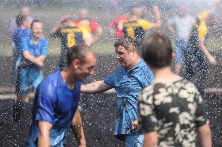 Beyaz Rusya'da bataklık futbol turnuvası 9