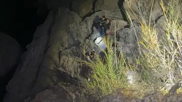 Balık tutmak isterken mahsur kaldılar