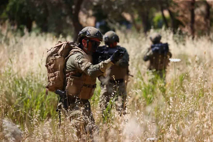 Amfibi Hücum Timleri'nden gövde gösterisi 43
