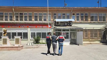 Kırmızı bültenle aranan şüpheli Eskişehir'de yakalandı