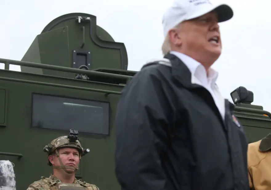 ABD Başkanı Trump, Meksika sınırında 16