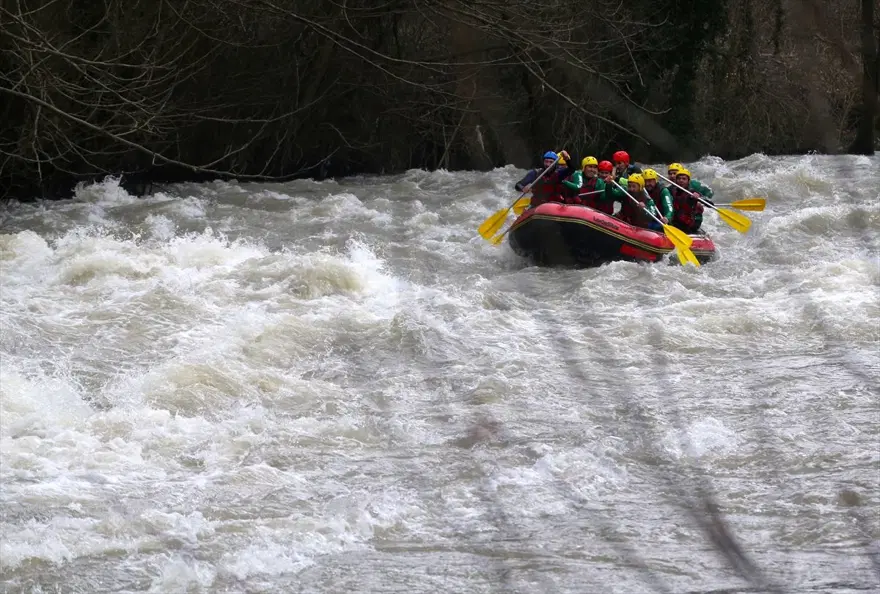Melen Çayı'nda rafting sezonu açıldı 15 Melen Çayı'nda rafting sezonu açıldı 15