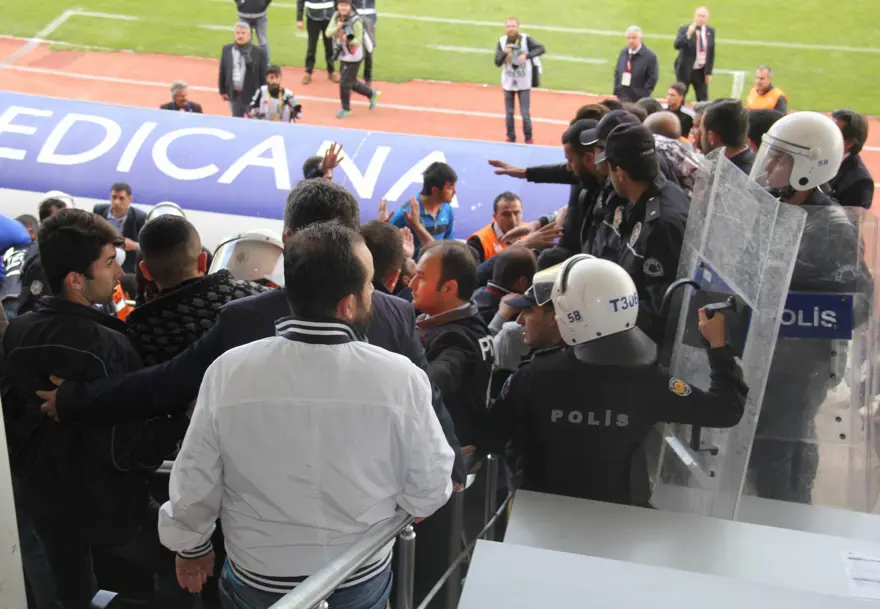 Sivas'ta tribünler karıştı 9