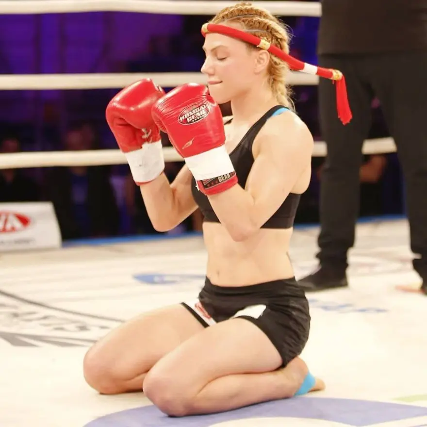 Survivor 2018 yarışmacısı Funda kimdir? (Funda Alkayış Survivor'a veda etti) 1