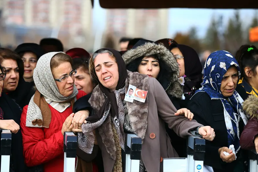 İki aylık evli şehit polis Tugay Can Kızılırmak'a veda 12