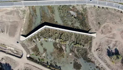 Kızılırmak'ta su seviyesi düştü, otluğa dönüştü