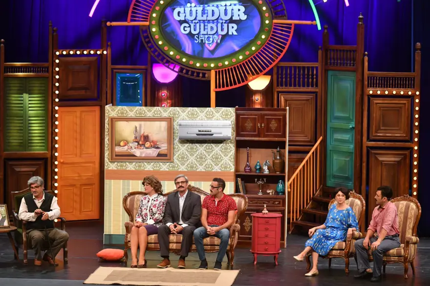 Harbiye'de Güldür Güldür Show'dan kahkaha dolu gece 1