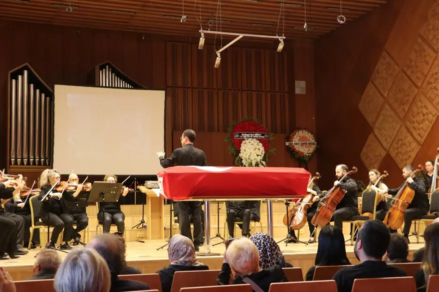 Dünyaca ünlü keman virtüözü Suna Kan'a veda 3 Dünyaca ünlü keman virtüözü Suna Kan'a veda 3