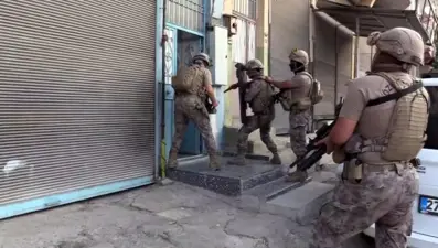 Manisa'da zehir tacirlerine jandarma operasyonu