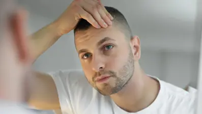 2022'de 1 milyon kişi Türkiye'ye saç ektirmeye geldi