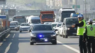 Kamu idaresi yöneticilerine çakar lamba yasağı