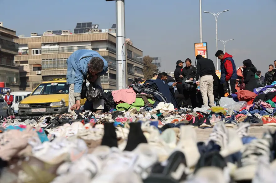 SURİYE'DE SOKAKLARA RENK GELDİ 