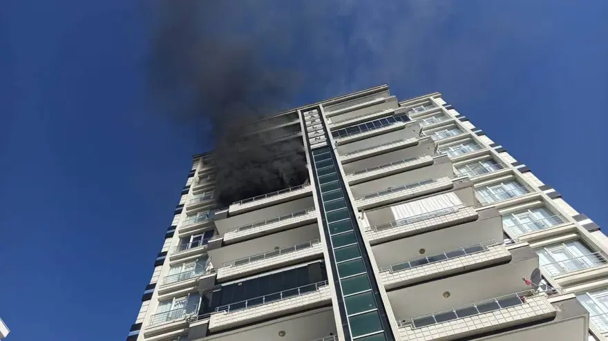 Diyarbakır'da 12 katlı binada yangın 5