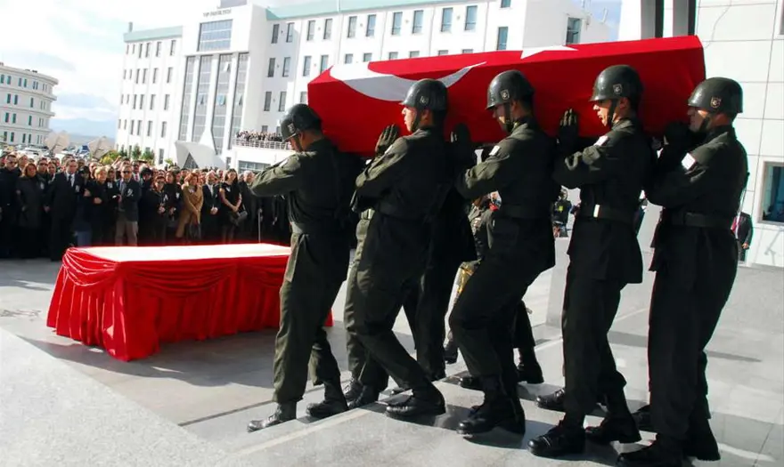 Denktaş'ın ardından 13 Denktaş'ın ardından 13