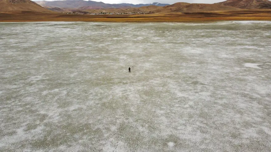 Van'daki Tuz Gölü kuraklık ve aşırı buharlaşma nedeniyle yeniden kurudu 8