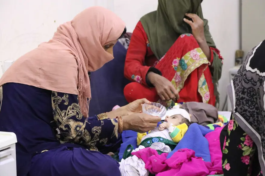 İnsanlık dramı: Sütten kesilen Afgan annelerin bebekleri büyüyemiyor 32 İnsanlık dramı: Sütten kesilen Afgan annelerin bebekleri büyüyemiyor 32