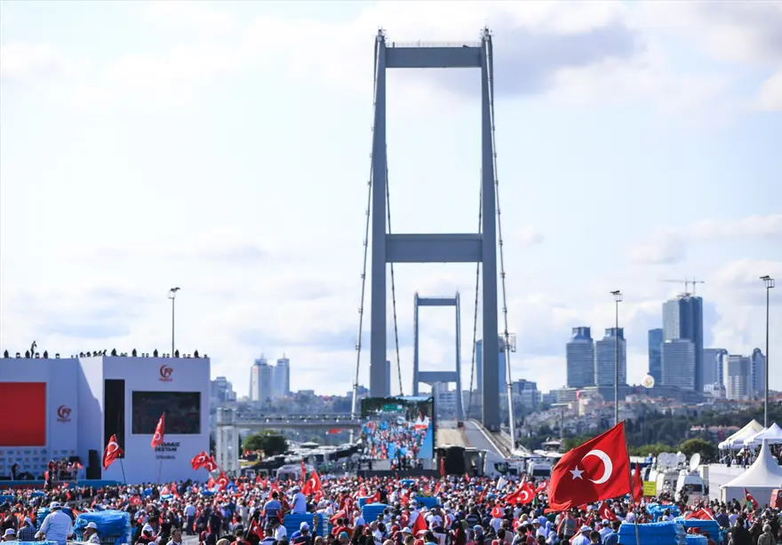 Köprüde Milli Birlik Yürüyüşü 50 Köprüde Milli Birlik Yürüyüşü 50
