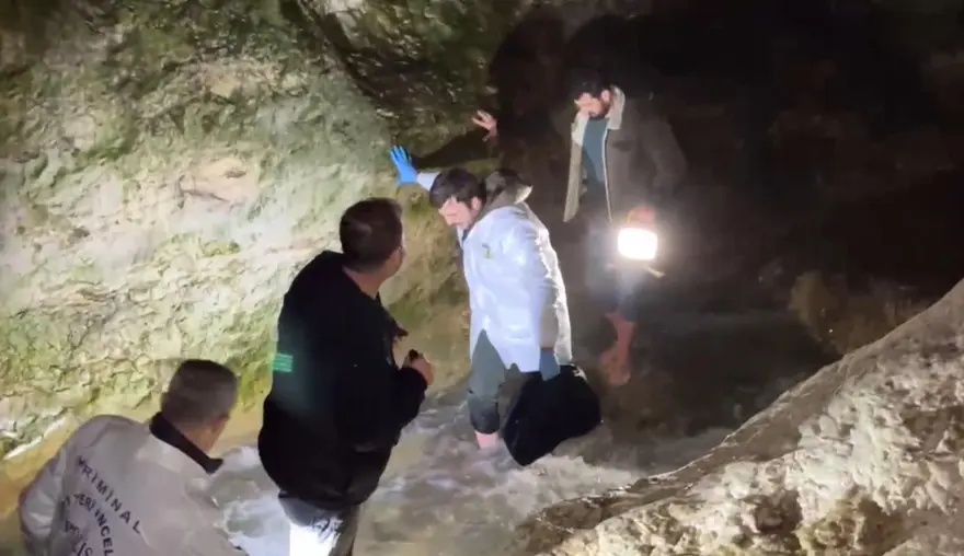 Safranbolu’da nefeskesen hırsız kovalamacası: Kanyona kaçan soyguncular yakalandı, altınlar bulundu 7