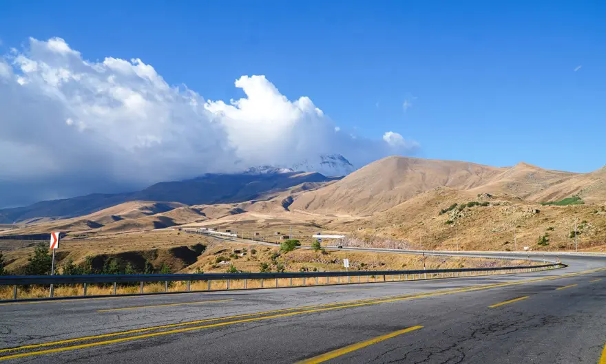 Erciyes'e mevsimin ilk karı yağdı 6