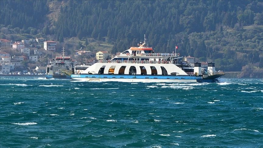 Kuzey Ege'de deniz ulaşımına fırtına engeli