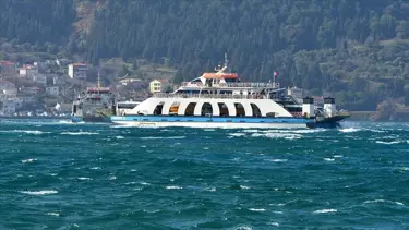Gökçeada feribot seferlerine fırtına engeli