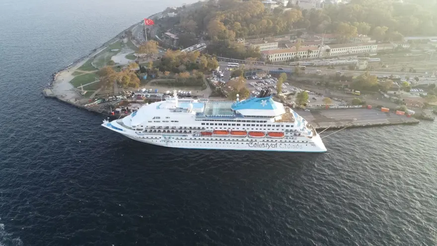 9 katlı dev kruvaziyer gemisi İstanbul'da 11