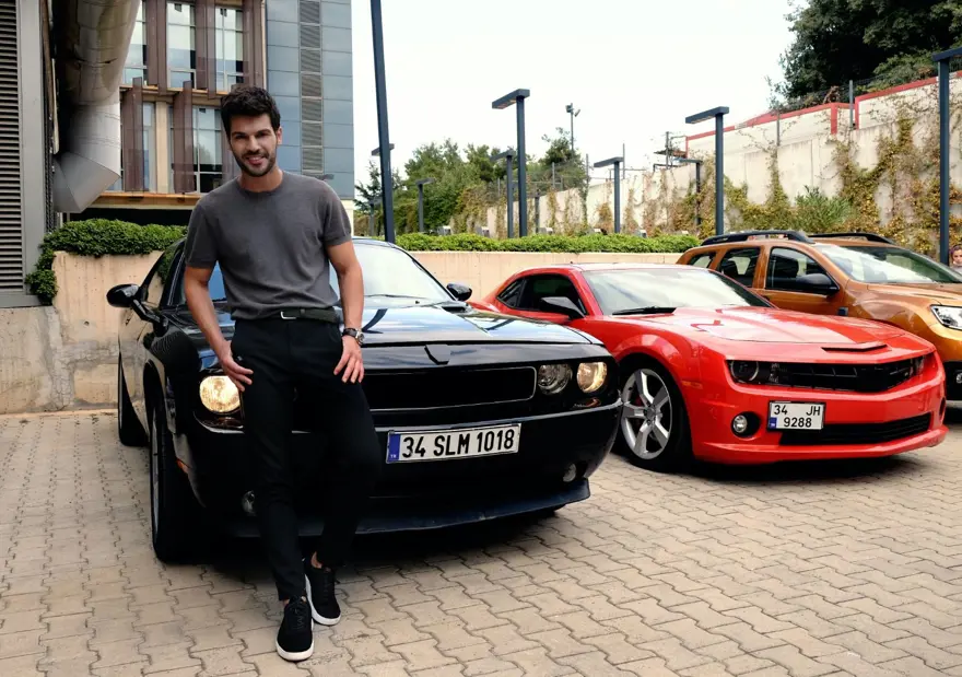 Sol Yanım'ın Selim'i Tolga Mendi: Normal hayatımda bile Selim gibi düşünüyorum 4 Sol Yanım'ın Selim'i Tolga Mendi: Normal hayatımda bile Selim gibi düşünüyorum 4
