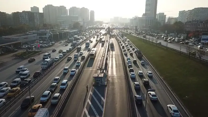 Kısıtlama başladı trafik yoğunluğu bitmedi 11